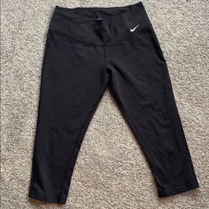 Black Nike Capri leggings